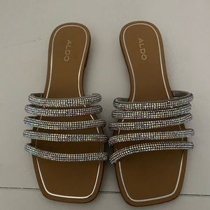 Aldo slides